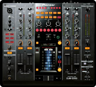 Pioneer DJM 2000 Mixer